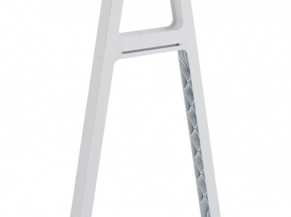 Bivi Slim Leg on white background